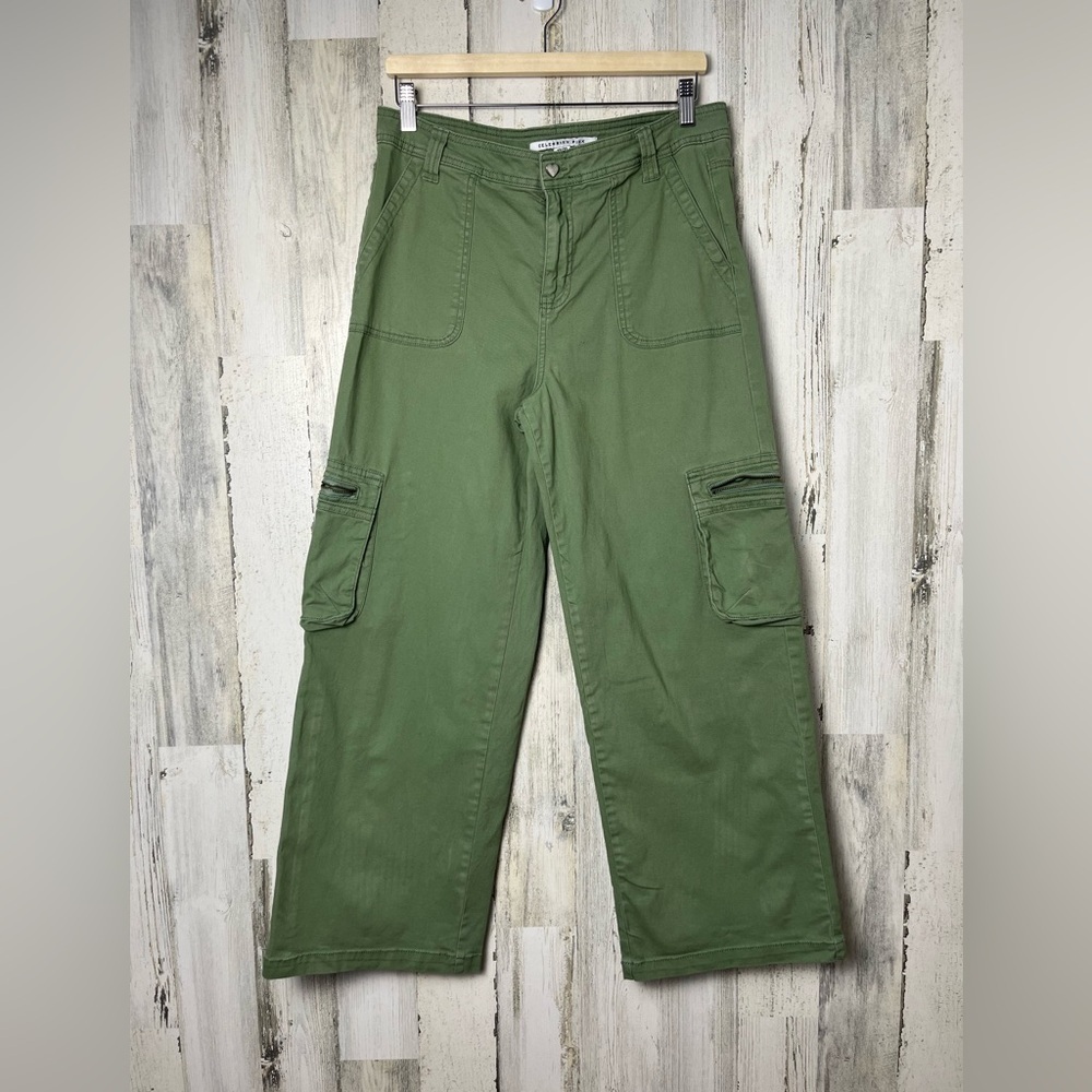 Celebrity Pink juniors green cargo pants size 13/31